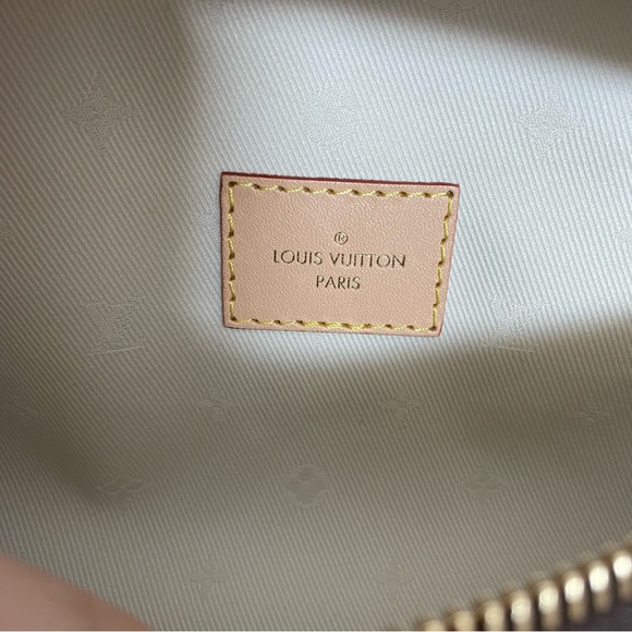 Louis Vuitton High Rise Bumbag - Picture 6 of 13